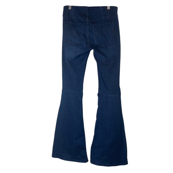 FREE PEOPLE Penny Pull-On Flare Jeans Low Rise Bell Size 26 - Picture 3 of 5